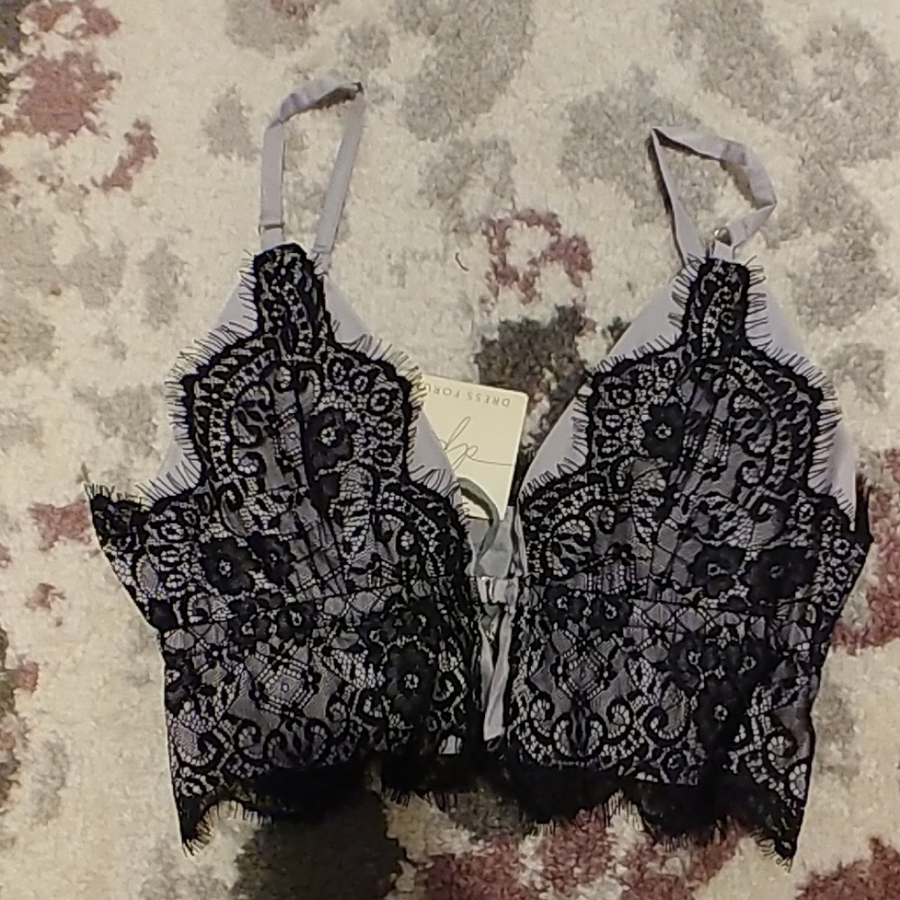 Bralette/ cropped lace bra top